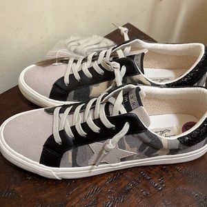 Vintage Havana sneakers BNWT